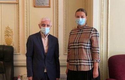 Qənirə Paşayeva Xalq şairi Fikrət Qoca ilə görüşüb
