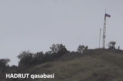 Azərbaycan bayrağı Hadrutun mərkəzində dalğalanır - Video