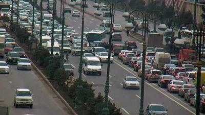 Heydər Əliyev prospektində yol qəzası: tıxac yaranıb