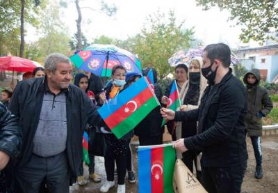“Azərsun Holdinq” “Bayrağımız qürurumuzdur” aksiyası keçirib - Fotolar 