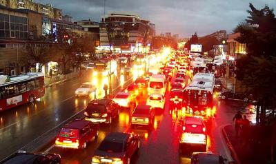 Bakıda avtobuslar gecikmə ilə hərəkət edir