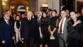 Mehriban Əliyeva Parisdə Tahir Salahovun fərdi sərgisinin açılışında iştirak edib