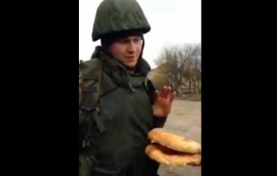 Krım tatarları blokadadakı Ukrayna sərhədçilərinə ərzaq payladı (Video)
