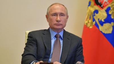 Putin eks-prezidentin ömürlük senator təyin olunması barədə qanunu imzaladı