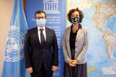 Elman Abdullayev etimadnaməsini UNESCO-nun Baş direktoruna təqdim etdi