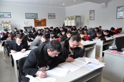 Xaricə işləməyə gedənlər test imtahanı verəcək