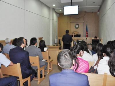 Bakıda bir qrup şagird məhkəməyə gətirilib