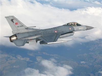 Türkiyədə qırıcı təyyarə qəzaya uğrayıb