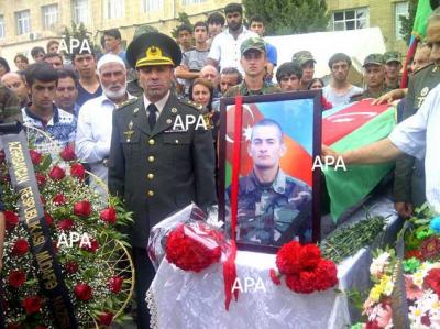 Şəhid olan əsgər torpağa tapşırılıb