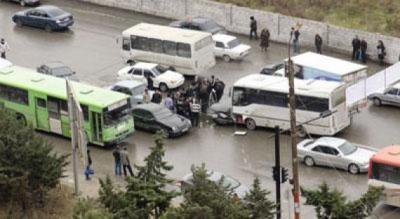 Tiflisdə zəncirvari qəza - 2 ölü, 8 yaralı