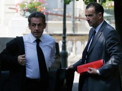 Sarkozi polis tərəfindən saxlanıldı