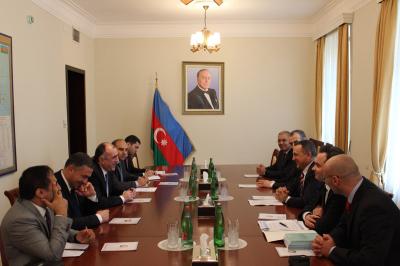 Elmar Məmmədyarov Serbiyanın keçmiş baş nazirini qəbul edib