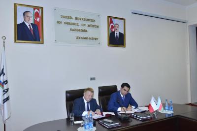Neft məktəbi Polşa Universiteti ilə memorandum imzalayıb