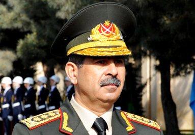 Müdafiə naziri cəbhə xəttindəki hərbi hissələrə baş çəkib