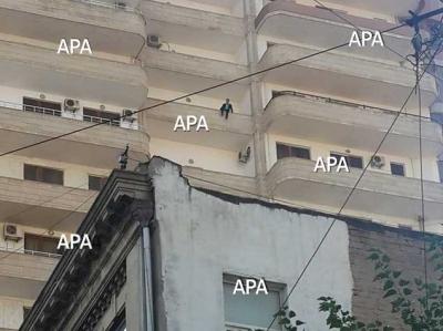Bakıda gənc oğlan intihara cəhd edir