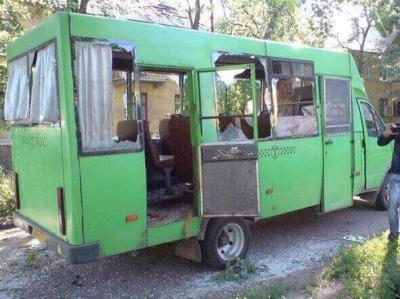 Luqanskda mərmi avtobusa dəydi: 4 ölü, 9 yaralı