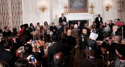 Obama Ağ Evdə iftar süfrəsi açıb
