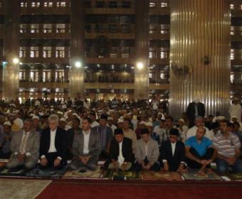 Dünyanın 3-cü ən böyük məscidində şəhidlərimiz üçün namaz qılınıb