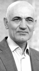 “Ürəyi quş kimi yüngülləşdirən iki möcüzə var – göz yaşı və şeir”