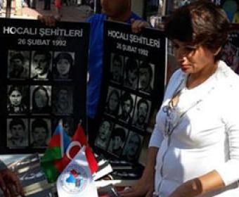 Azərbaycanlı yazıçı İstanbulda qondarma erməni soyqırımına etiraz kompaniyasına başlayıb