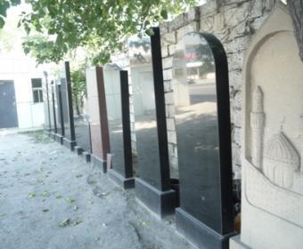 “Bütün qəbirlər eyni ölçüdə, başdaşılar eyni materialdan olacaq”