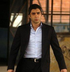 Necati Şaşmazın çənəsi sındı