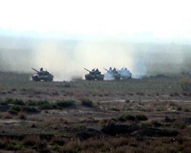 Ermənistanda tankdan erməni hərbçilərə atəş açılıb