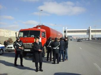 Yol polisi bu dəfə yük maşınlarını cərimə meydançasına apardı