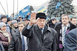 Bir ildir gizlənən baş nazir sensasion kitabla üzə çıxdı