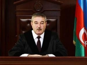 Yaşayış evində partlayış: məhkəmə hakimi və xanımı ağır yaralandı