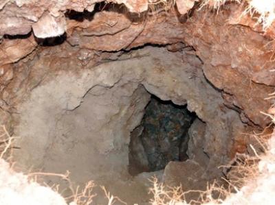 Bakıda bir yaşlı uşaq çuxura düşərək ölüb