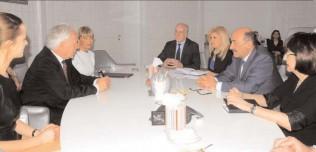 Əbülfəs Qarayev Britaniyanın Viktoriya və Albert Muzeyinin direktoru ilə görüşüb