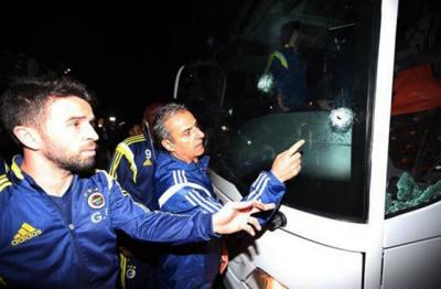 “Fənərbağça”nın avtobusuna növbəti hücum