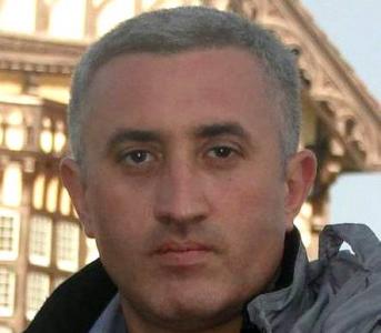 Daha bir mətbuat katibi vəzifədən getdi