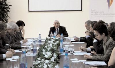 Kamal Abdulla tanınmış ziyalı və ictimai xadimlərlə görüşdü