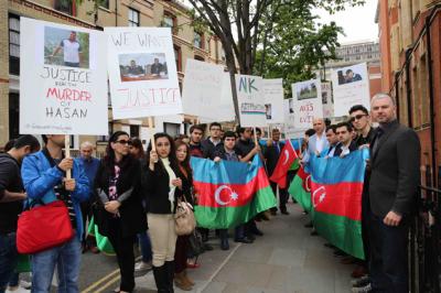 Londondakı Ermənistan səfirliyi qarşısında etiraz aksiyası