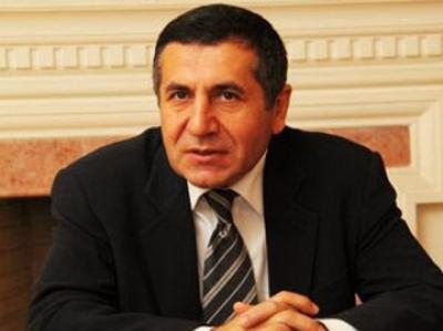 Həbsdə olan iş adamı Nizami Piriyev yeni vəkillə müqavilə bağlayıb