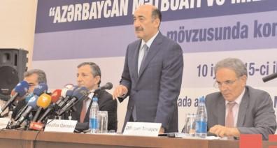 “Azərbaycan mətbuatı və milli-mənəvi dəyərlərimiz” müzakirə olunub