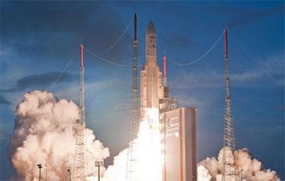 “Ariane 5” raketdaşıyıcısı iki peyklə start götürüb