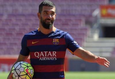 “Qalatasaray” mənə verəcəyi pulu uşaq futboluna xərcləsin”