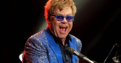 Elton Con qadağan olunmuş yazarların müdafiəsinə qalxdı