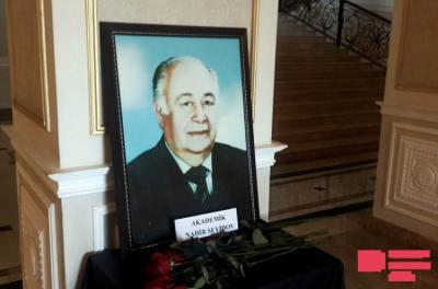 Nadir Seyidov dəfn olundu