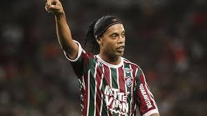 Ronaldinyo futboldan gedir?