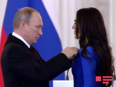 Putin “Puşkin” medalını Leyla Əliyevaya təqdim edib