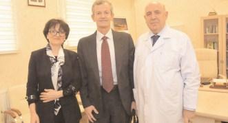 Amerikalı professor Tibb Universitetində mühazirə oxuyub