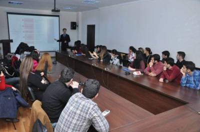 Dillər Universitetində seminar keçirildi