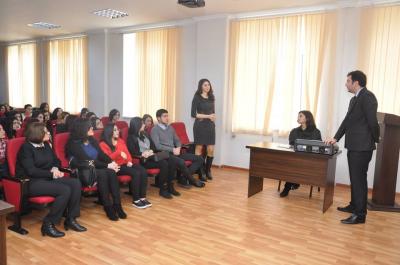 Dillər Universitetində “Ali məktəbdən müəssisəyə bir addım”