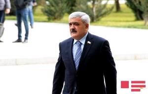 Rövnəq Abdullayev xəsarət alan neftçilərə baş çəkib