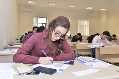 Ali Neft Məktəbində semestr imtahanlarını britaniyalı müəllimlər keçirir