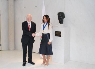 Avropa Olimpiya Komitəsi Mehriban Əliyevaya orden verdi